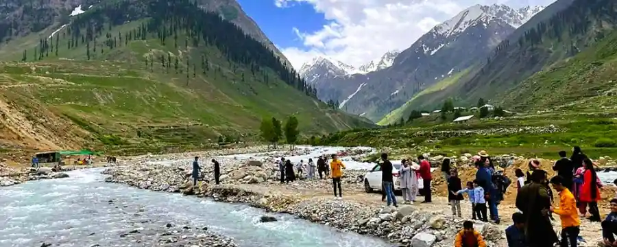  Top 10 Best Places to Visit in Naran With Family and Friends