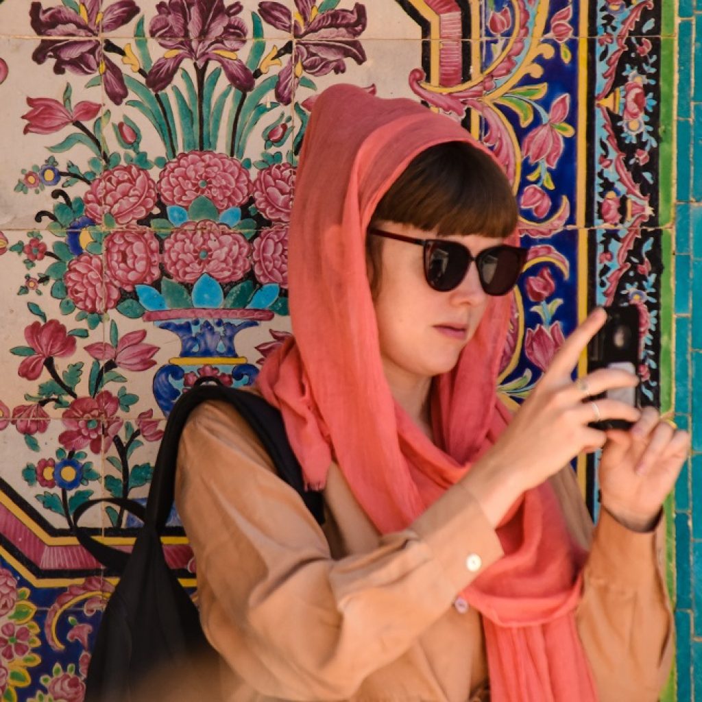 what to wear as a tourist in iran