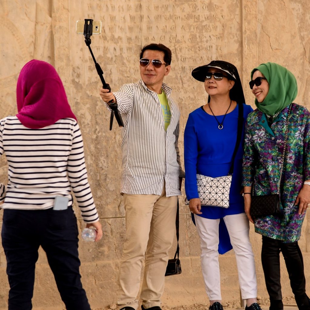 tourists in iran from china and hong kong