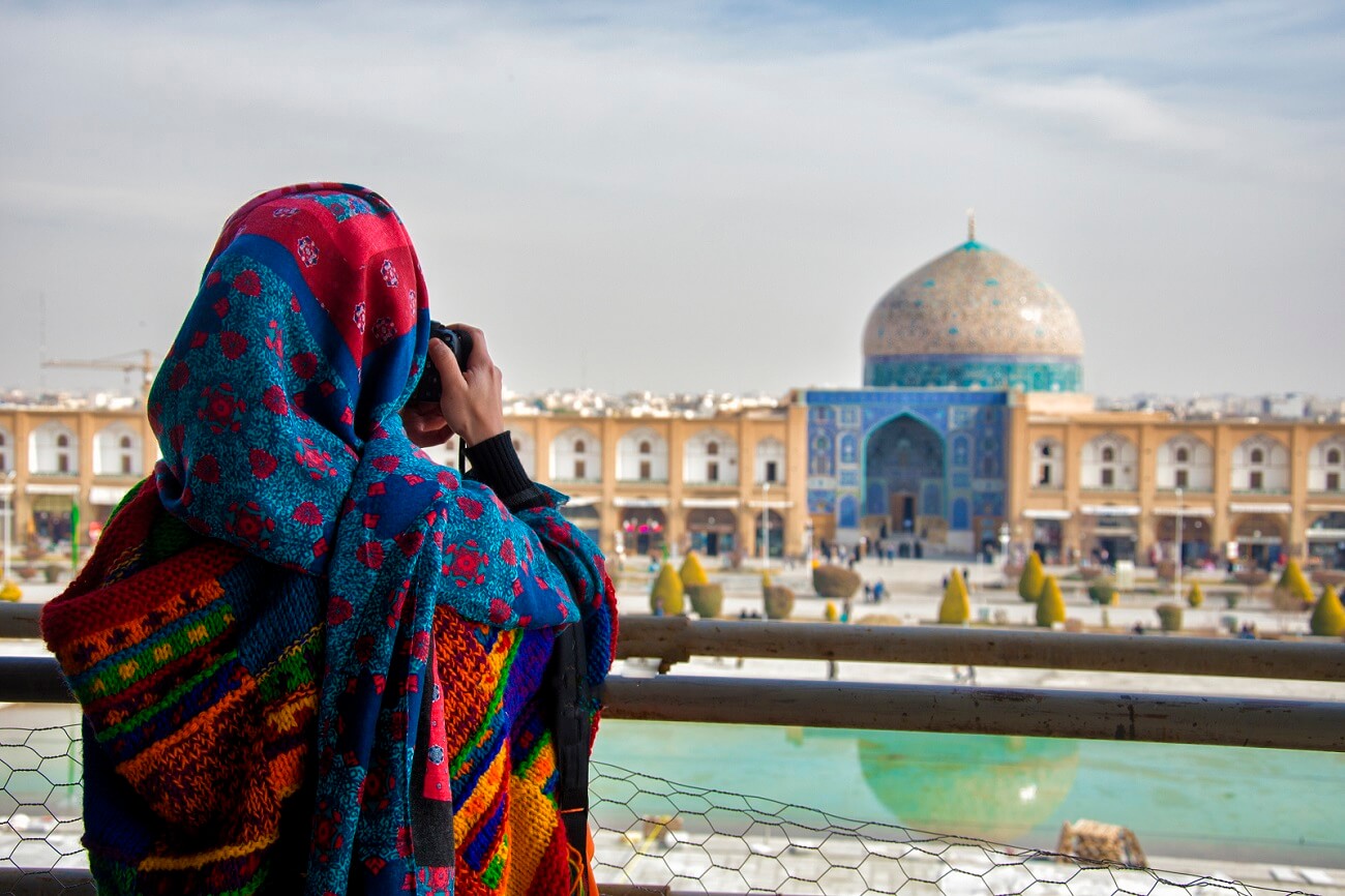 Attire, opinions of Iranian dress code vary among women and regions