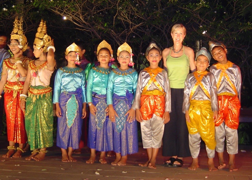 traditional dress of cambodia