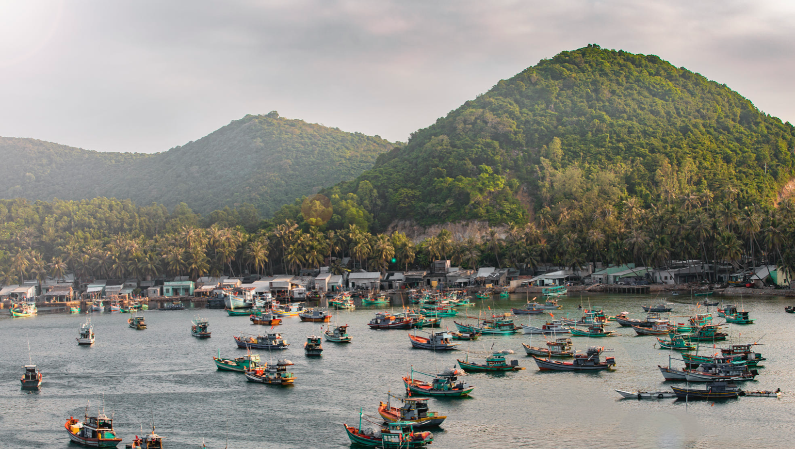 trekking nam du island vietnam