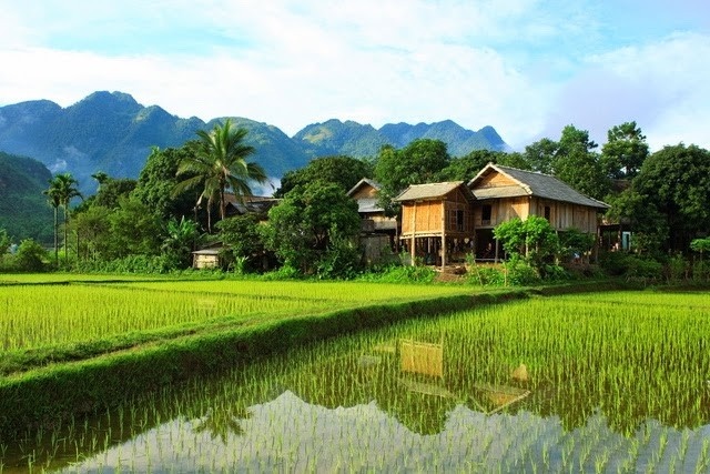 Pom Coong vietnamese village mai chau