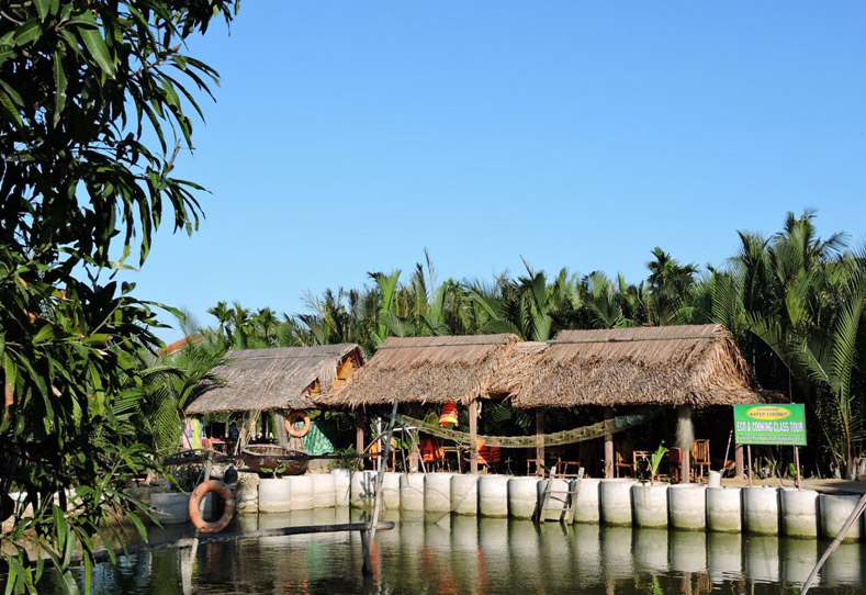 Cam Thanh village architecture