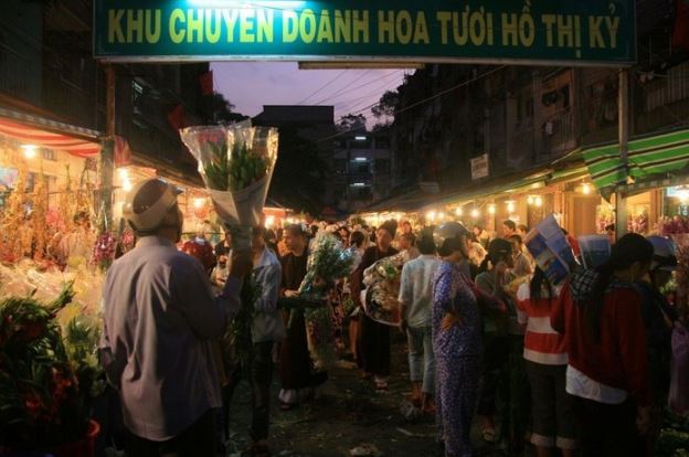 Ho Thi Ky Flower night market in Ho Chi Minh City, Vietnam