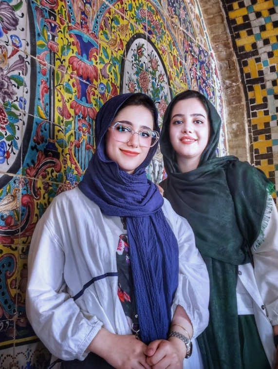Navigating Iranian Dress Codes - Tips for Travelers on What to Wear in Iran - irtouring.com