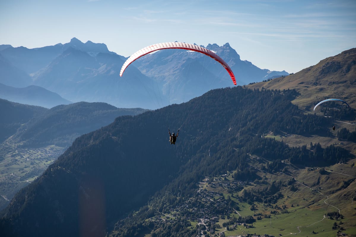 Richard Branson Paraglide - Strive Challenge - 2019