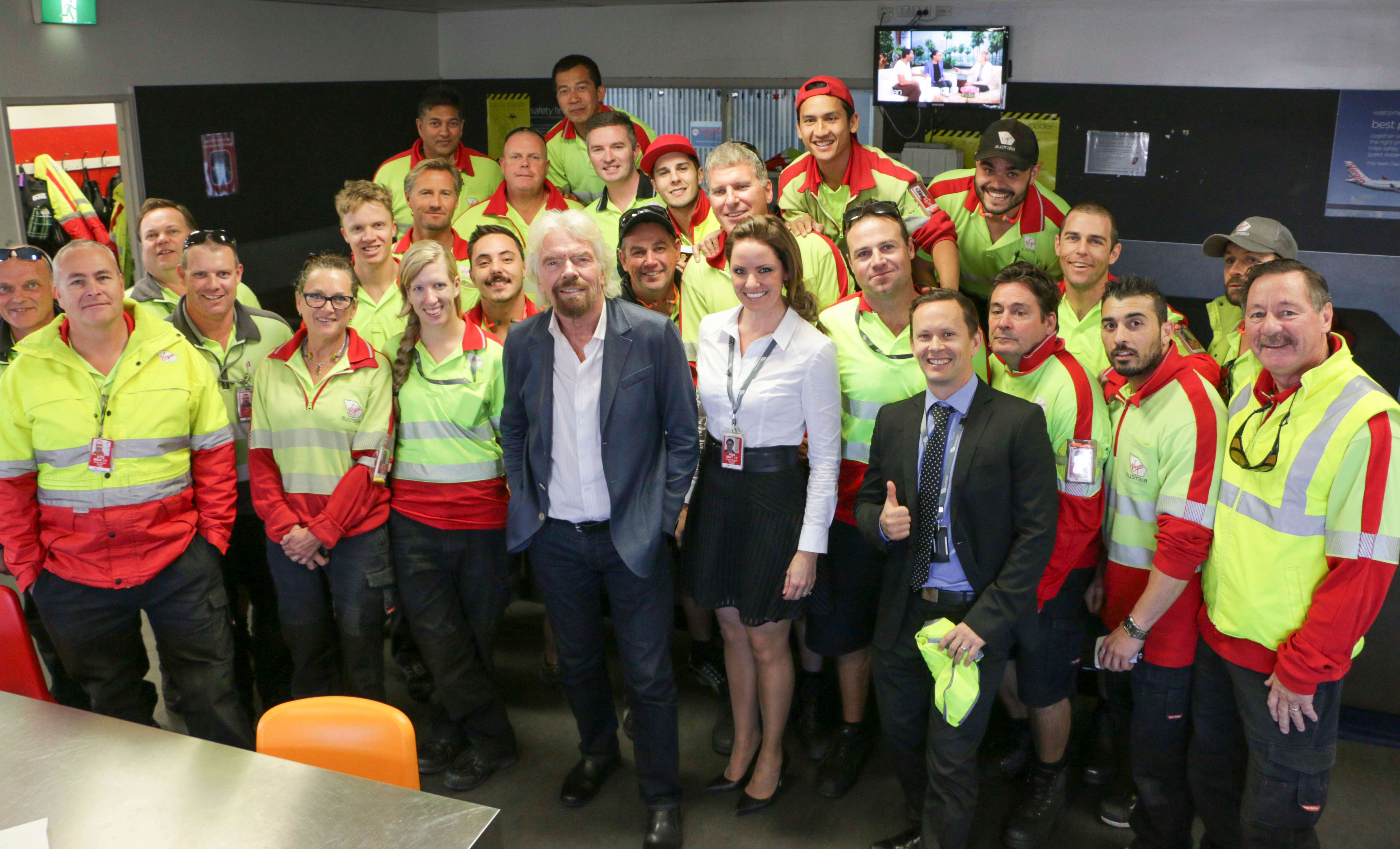 Richard Branson and Virgin Australia ground crew Richard Branson and Virgin Australia ground crew
