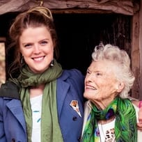 Eve Branson, Flo Deveroux