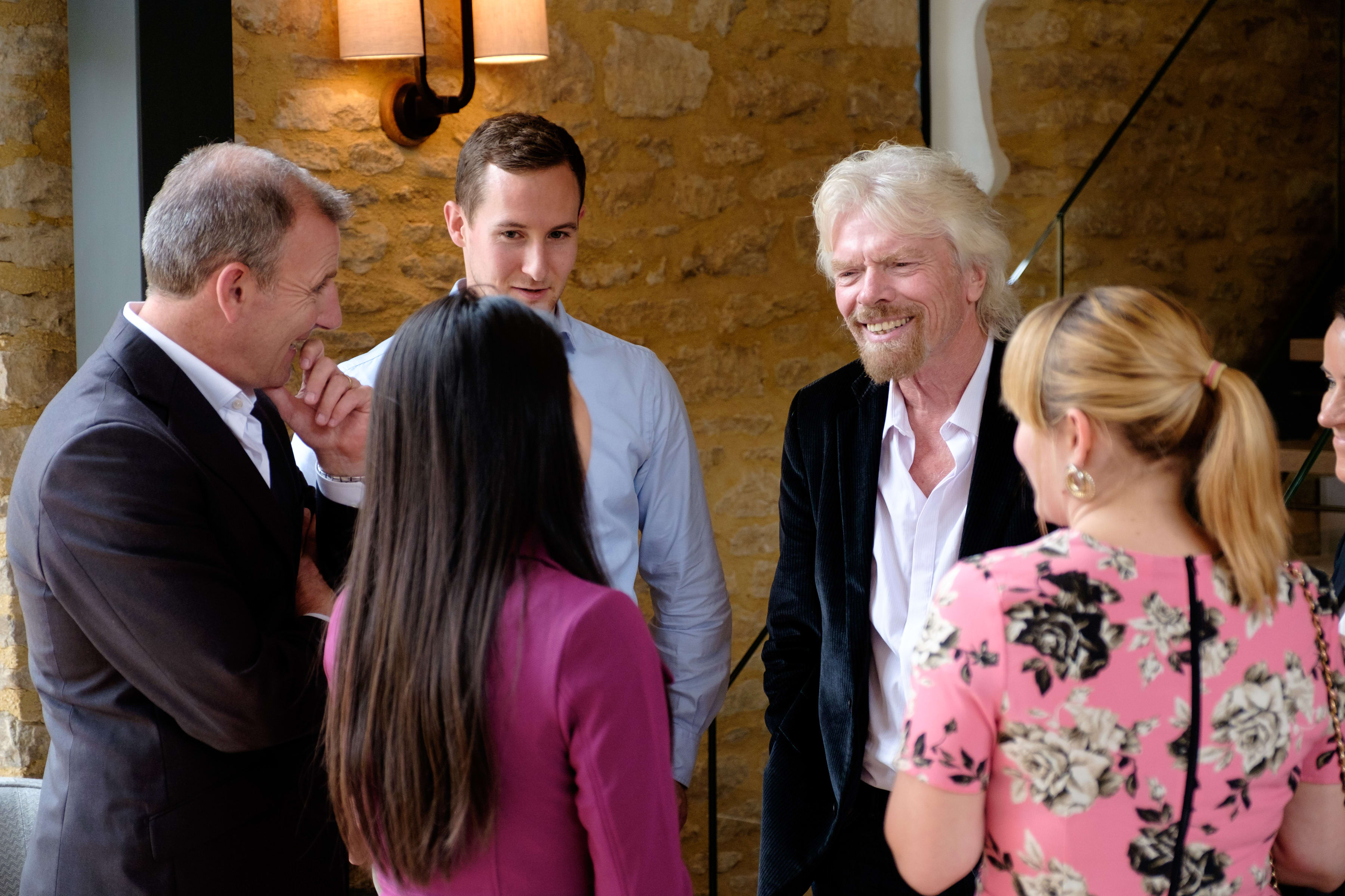 Richard Branson meets VOOM 2016 finalists Richard Branson meets VOOM 2016 finalists