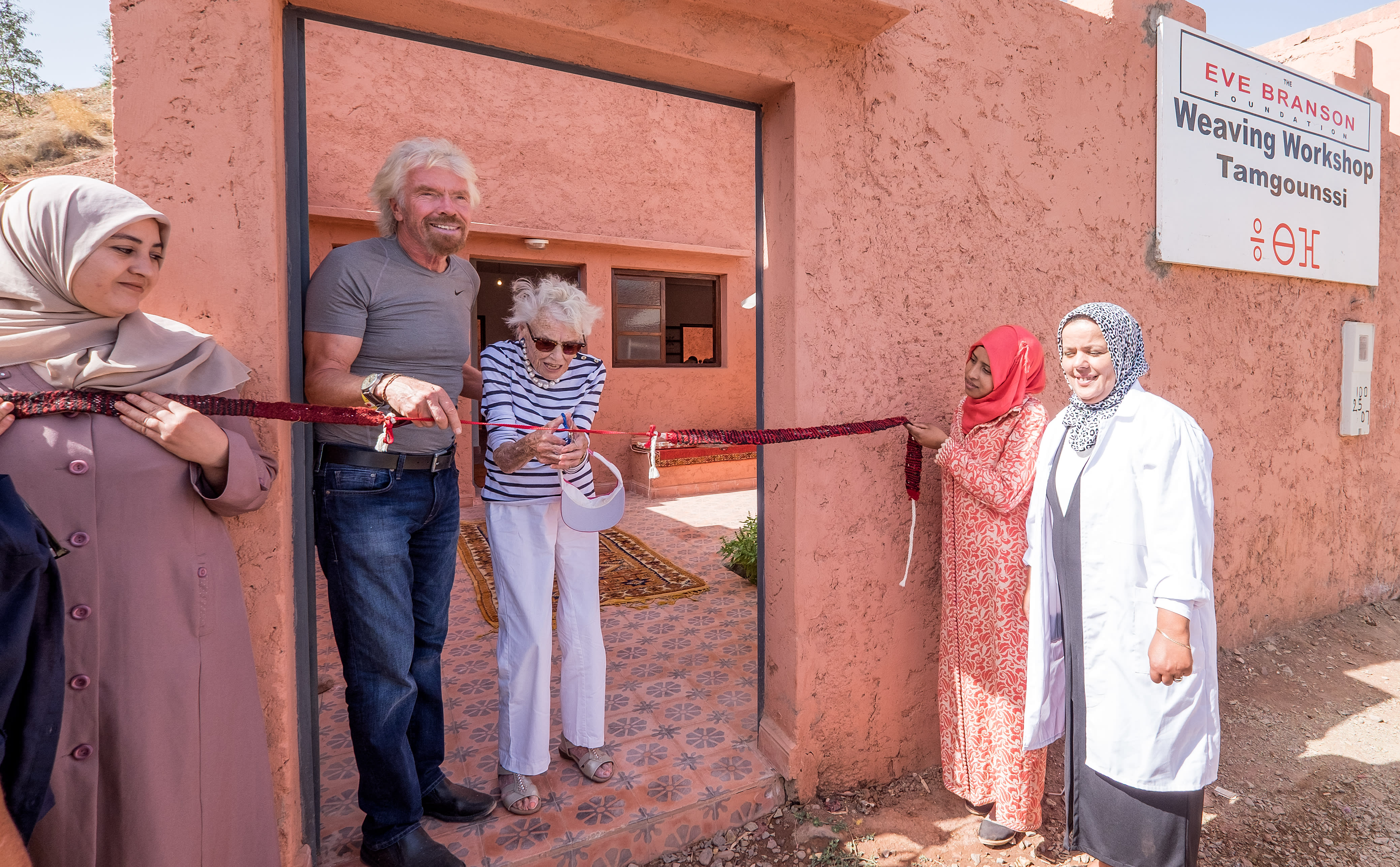 Eve Branson, centre openings 2016, weaving