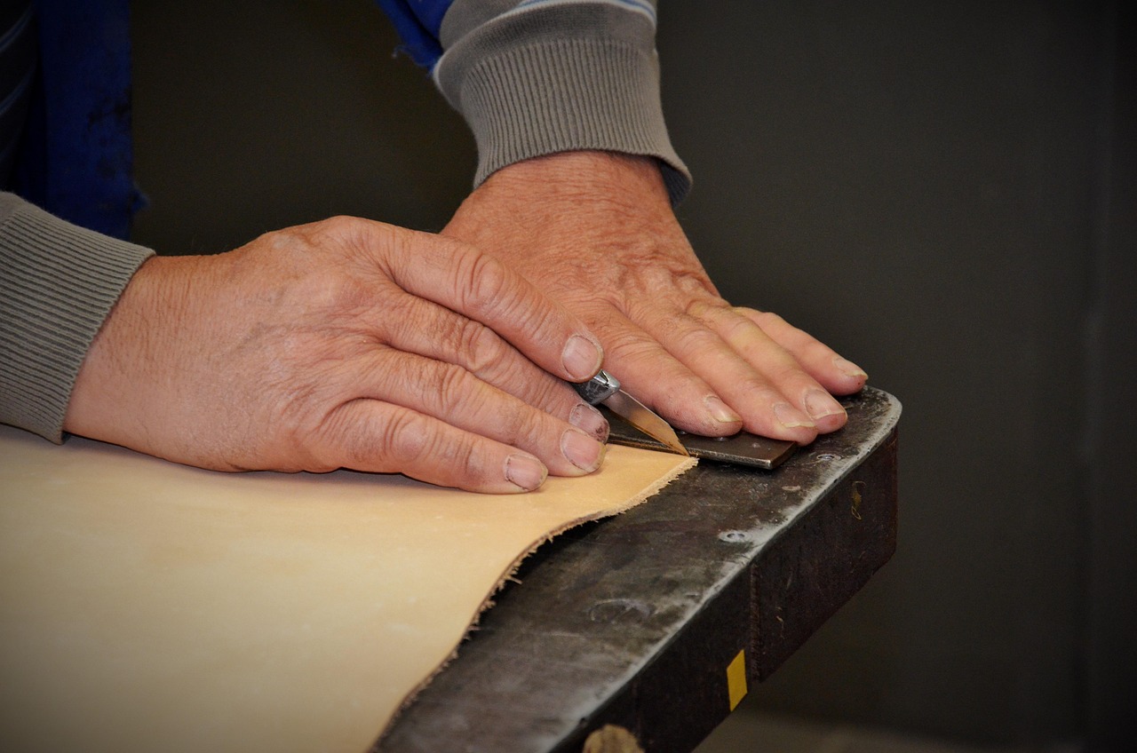The Artisan’s Edge: How to Choose the Perfect Leather Holster for Your Needs