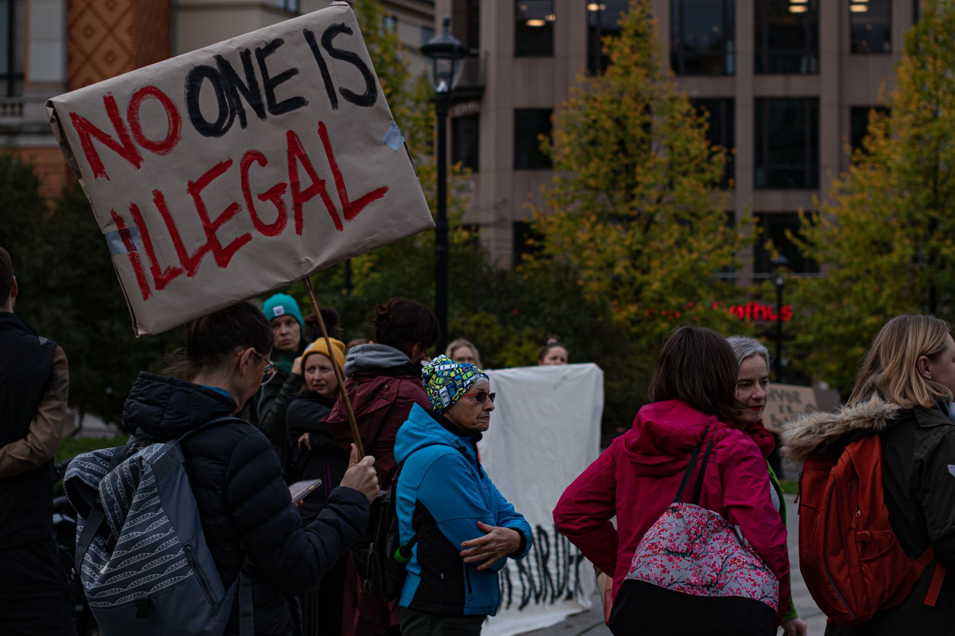 What are the Main Challenges Faced by Immigrants?