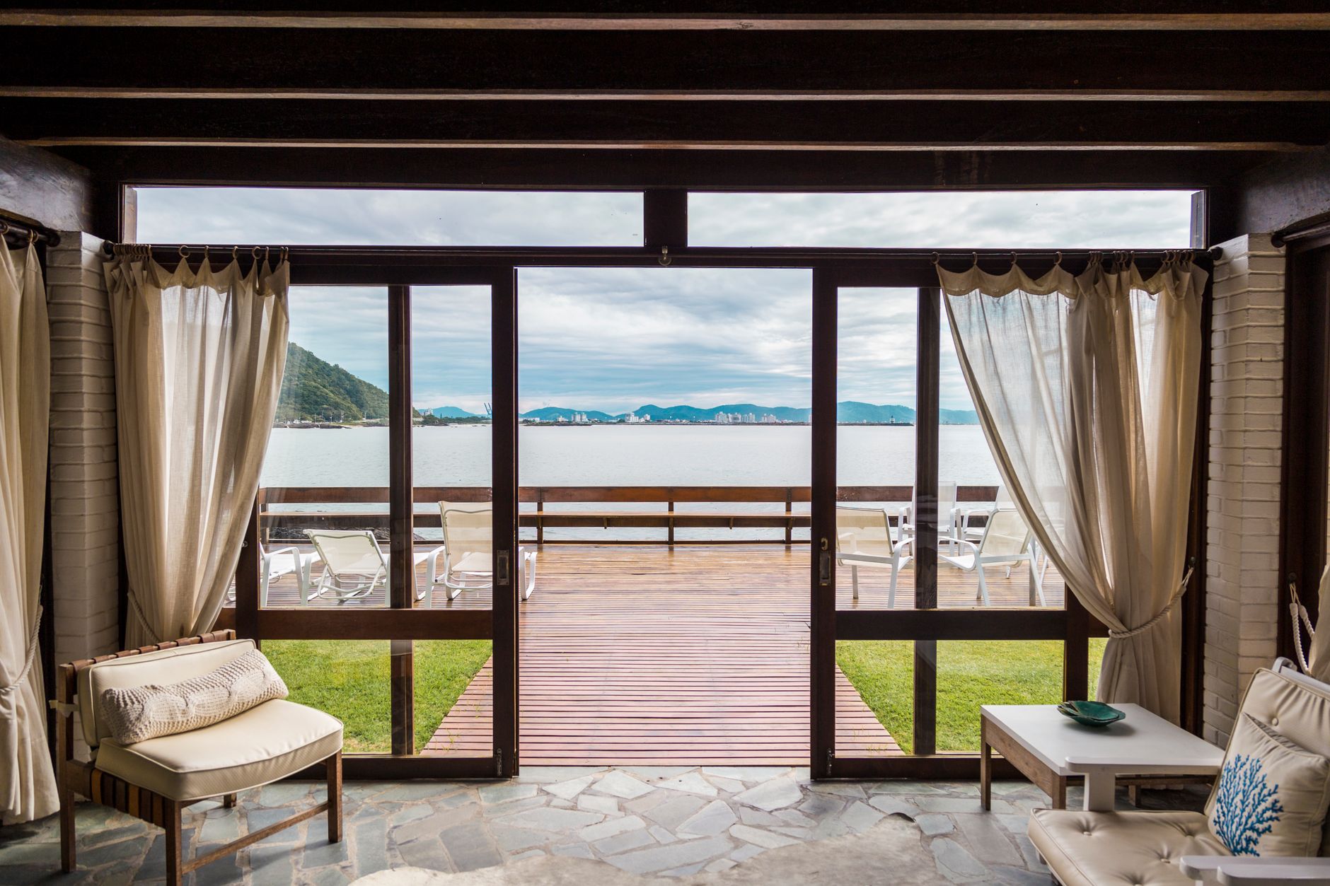 Heavy Duty Outdoor Curtains: Everything you need to know!