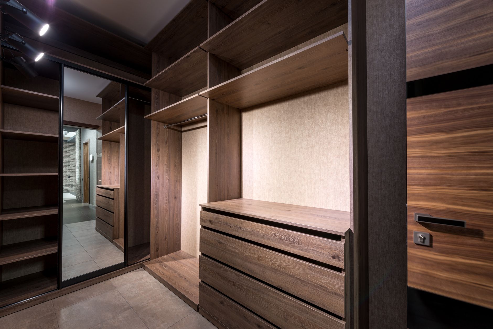 Sliding Wardrobe Doors and Interior Design: A Perfect Combination
