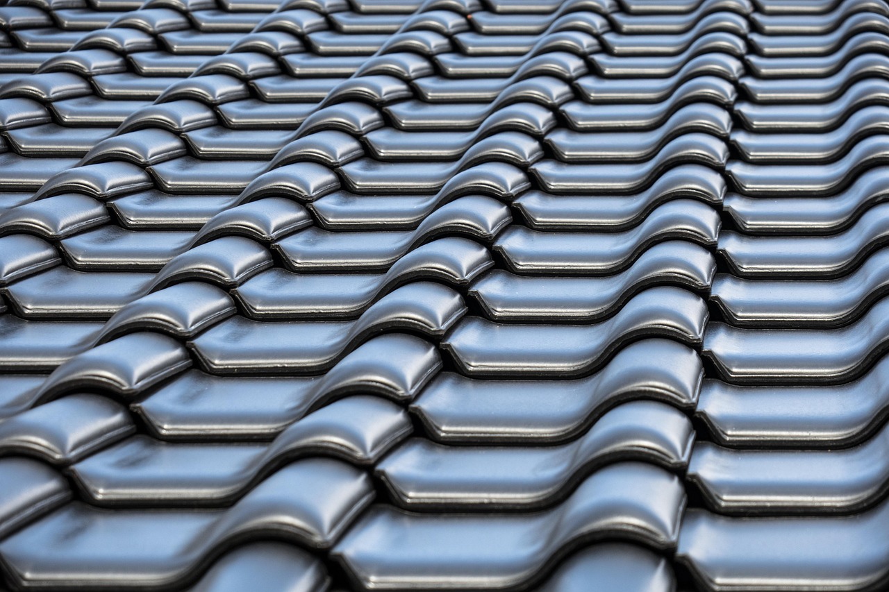 Risks of Working with a Cheap Roofing Contractor