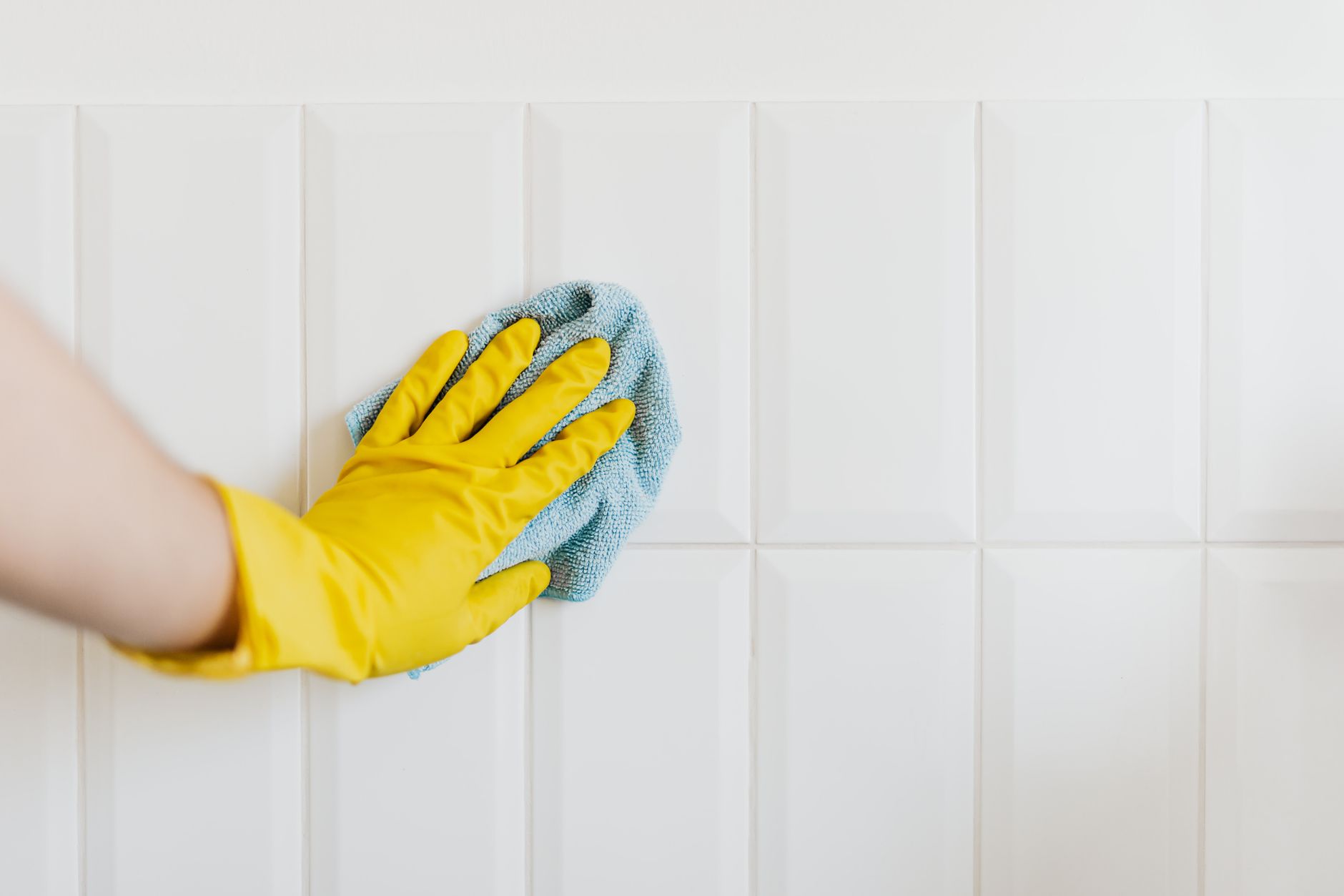 Do’s and Don’ts on How to Clean Grout on Tile Floors