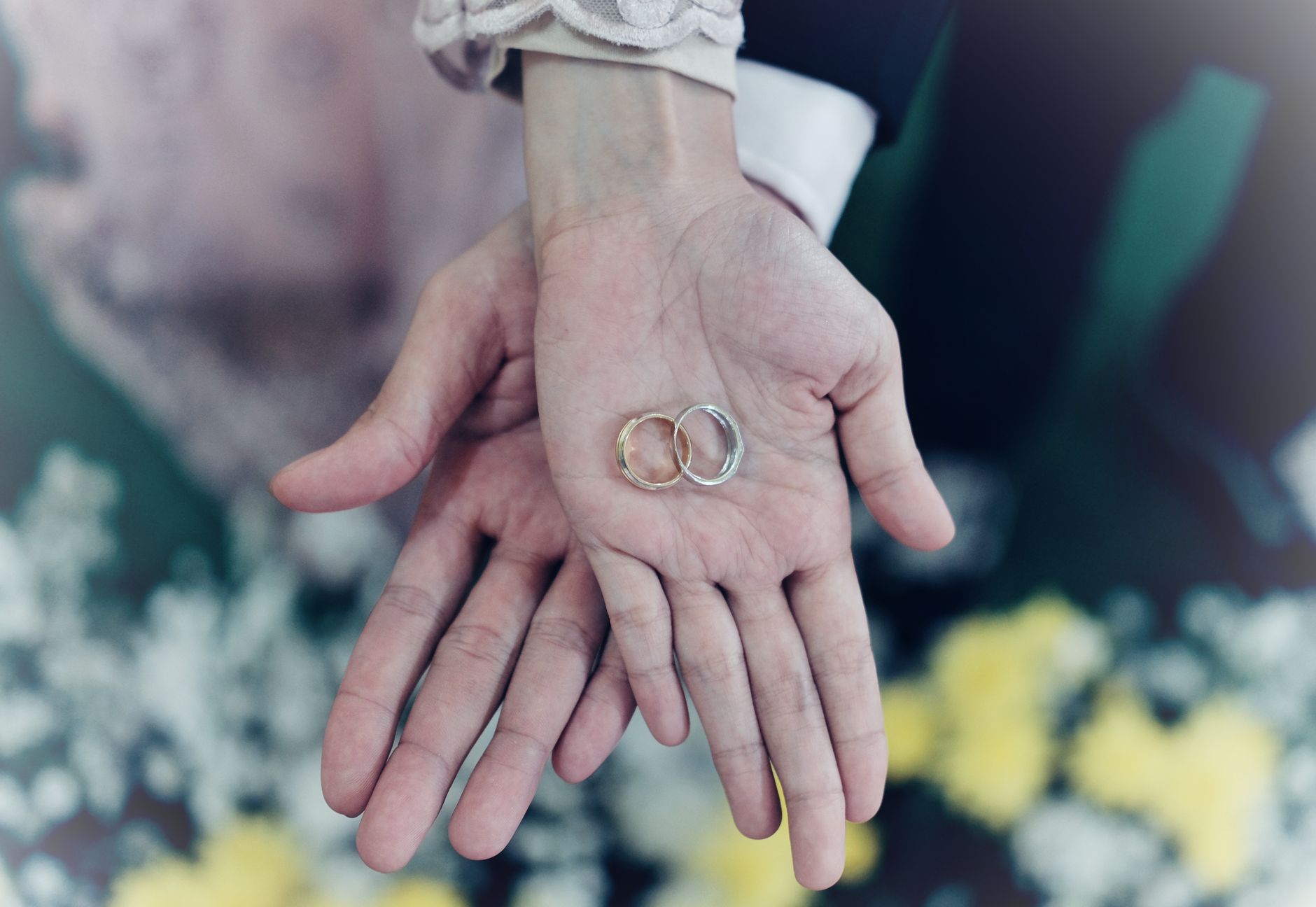 Design Your Dream Wedding Rings: From Engagement to Eternity