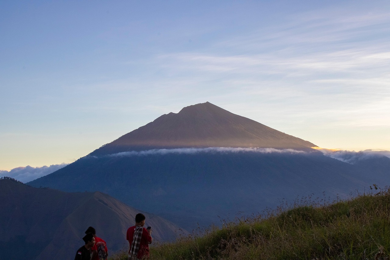 Aditrekker: Your Trusted Guide for the Ultimate Mount Rinjani Hike