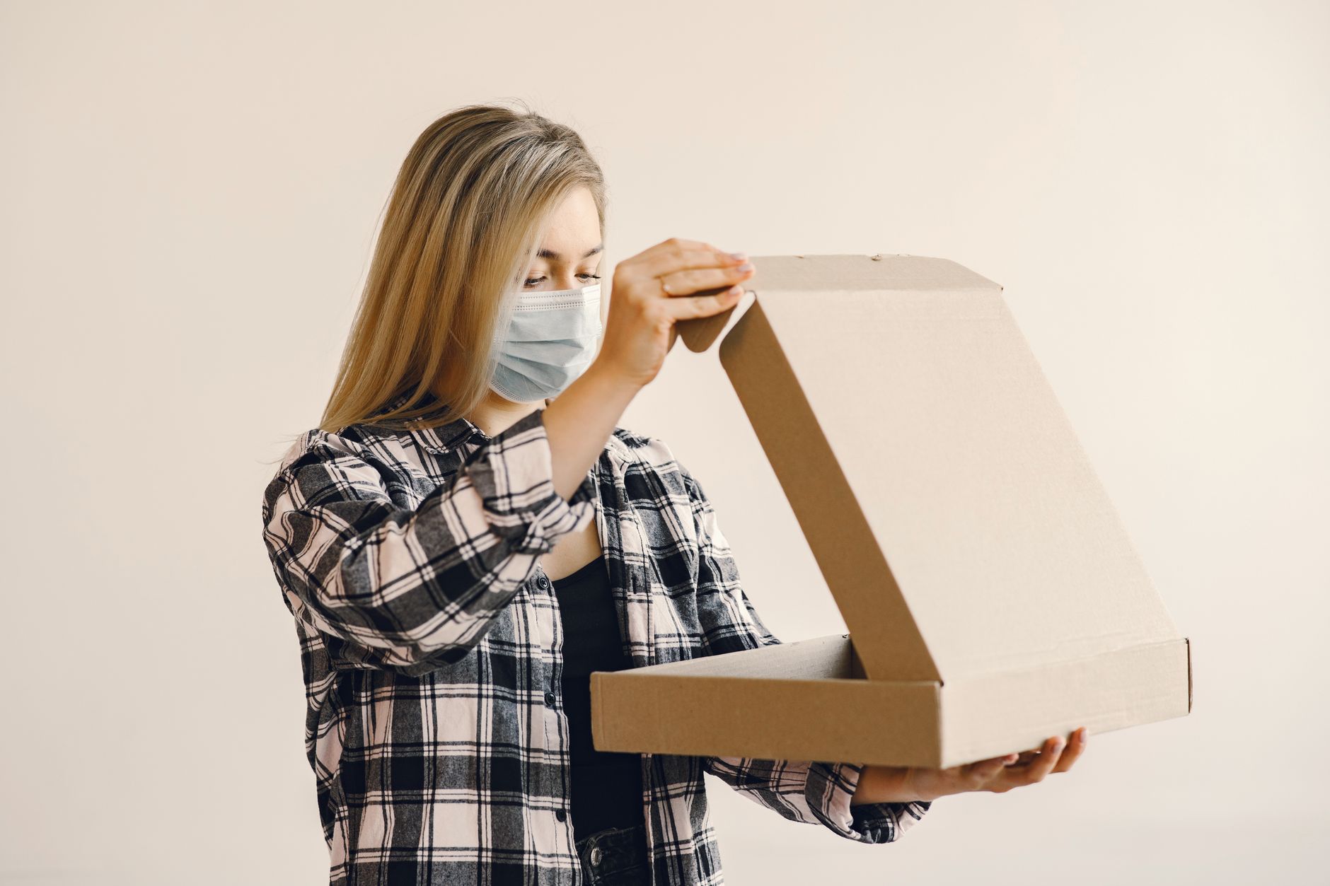 Creating a Memorable Unboxing Experience for Your Online Shop