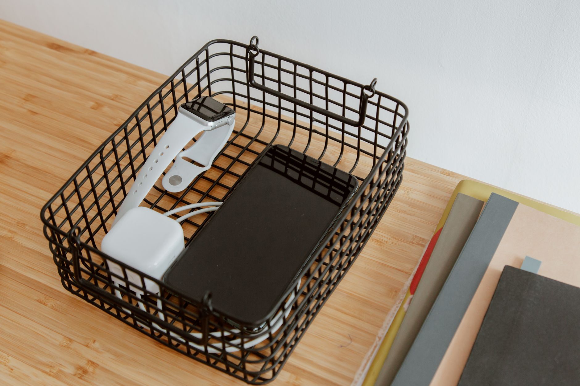 How to Declutter with Smart Organization Gadgets
