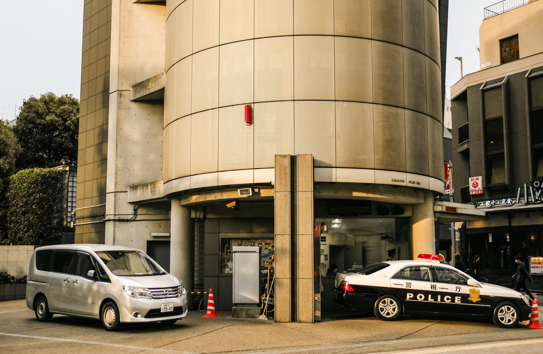 Japan car makers shift from Europe to China