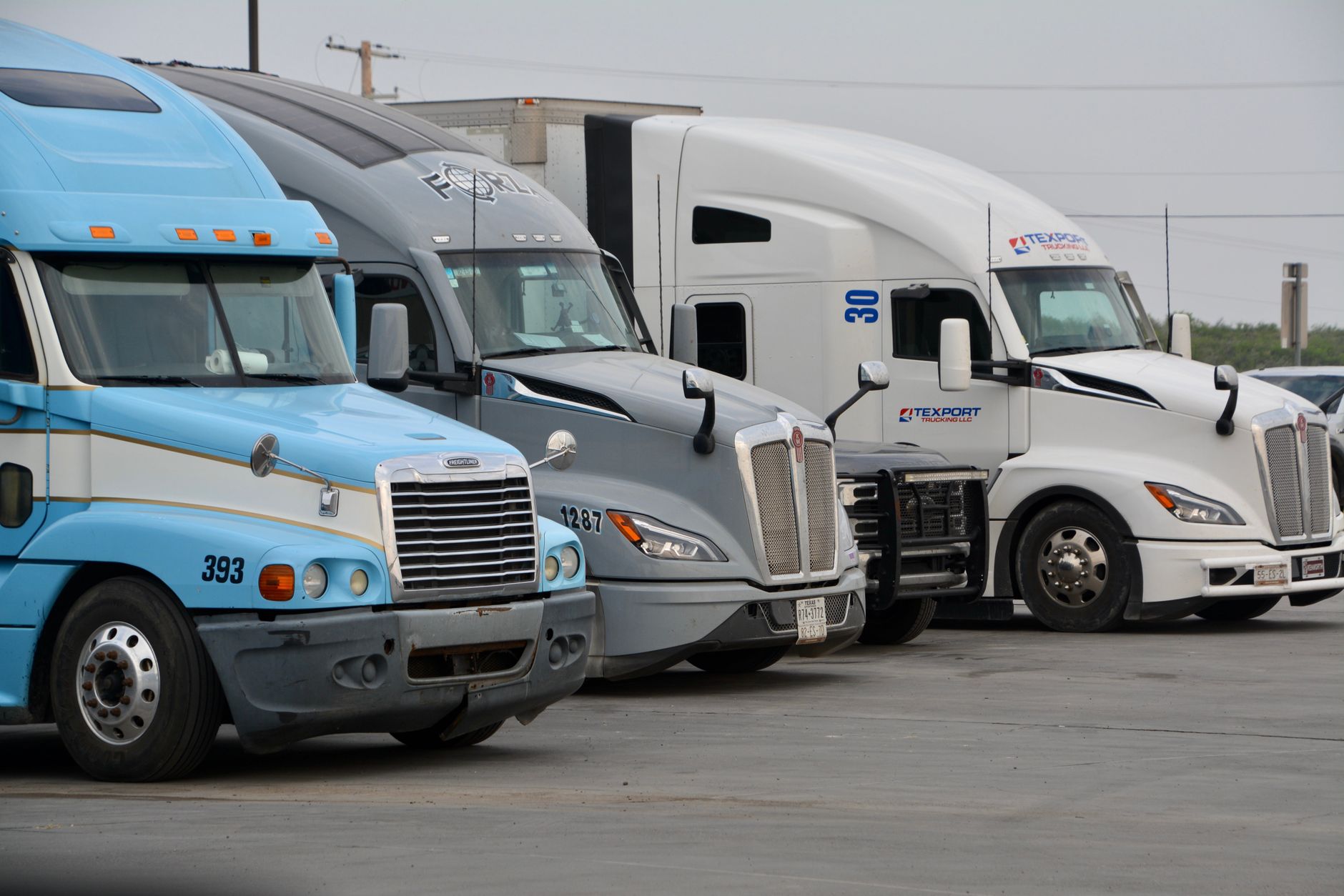 Beyond the Standard: Understanding the World of Custom Semi Truck Seats
