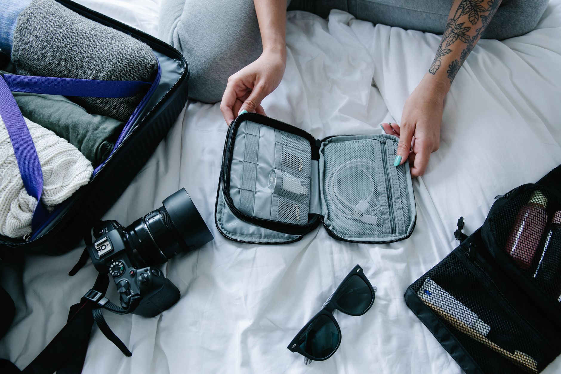 How to Stay Organized While Traveling