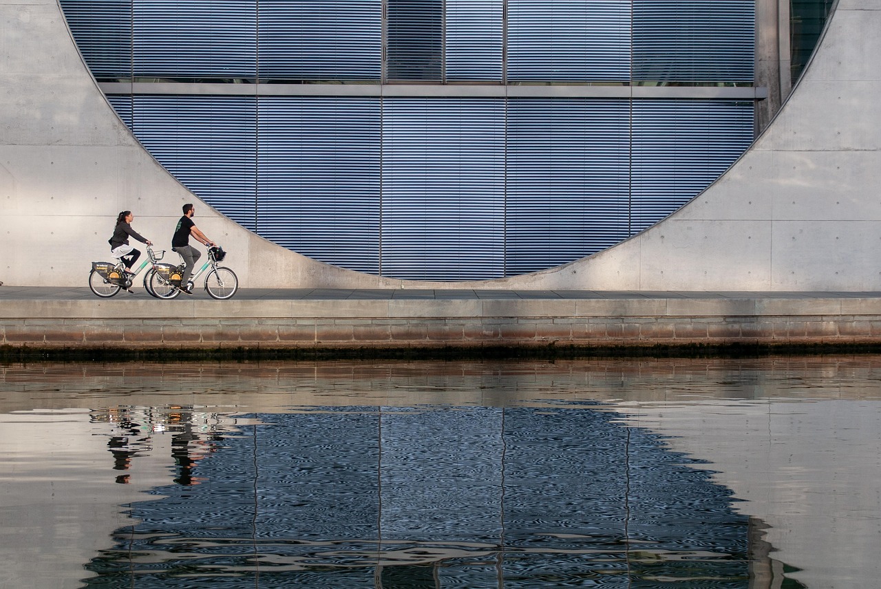 Cycling in Amsterdam – Tourist Guide