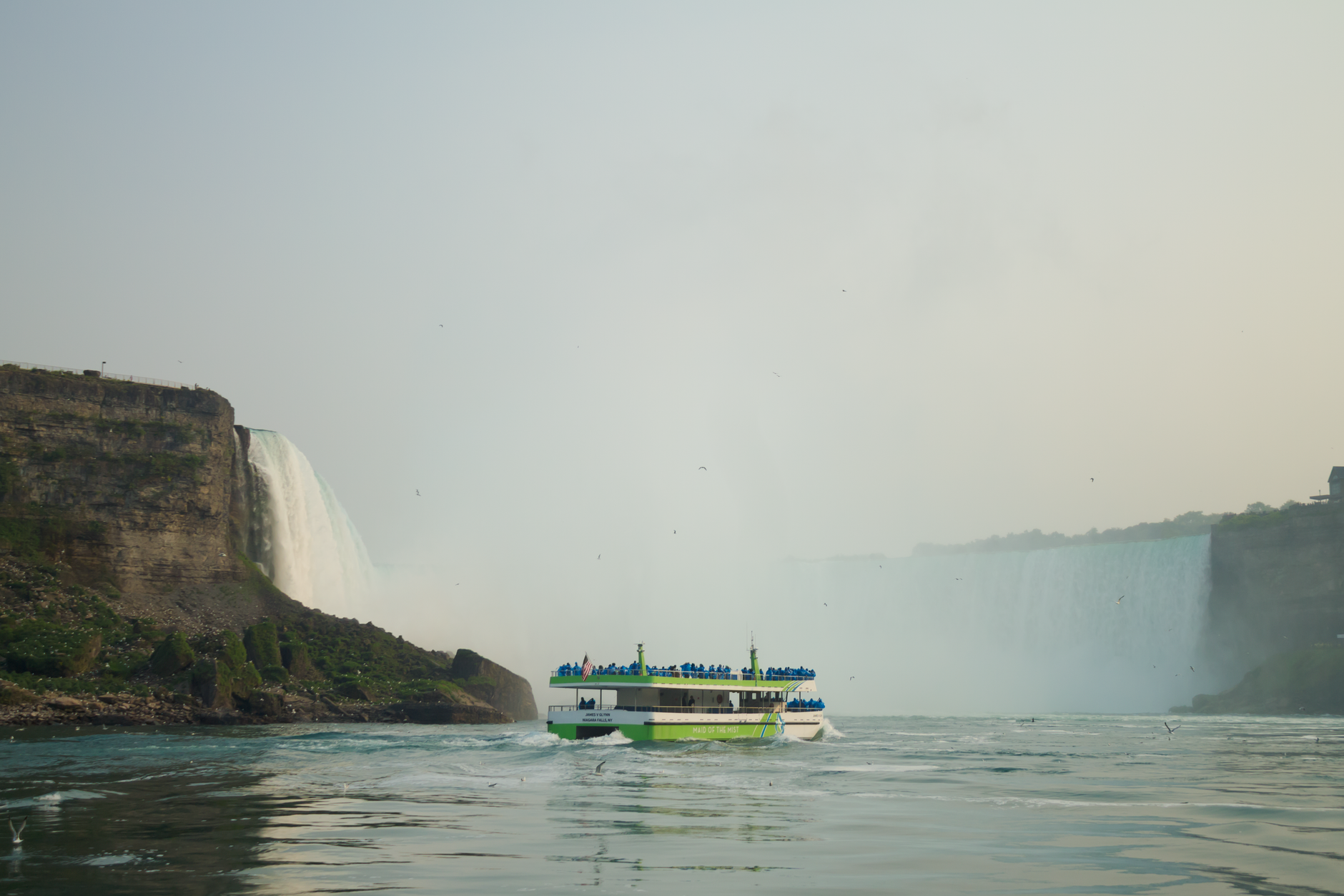 Why Booking a Niagara Falls Tour Beats Going It Alone: Convenience, Expertise, and Photo-Perfect Memories