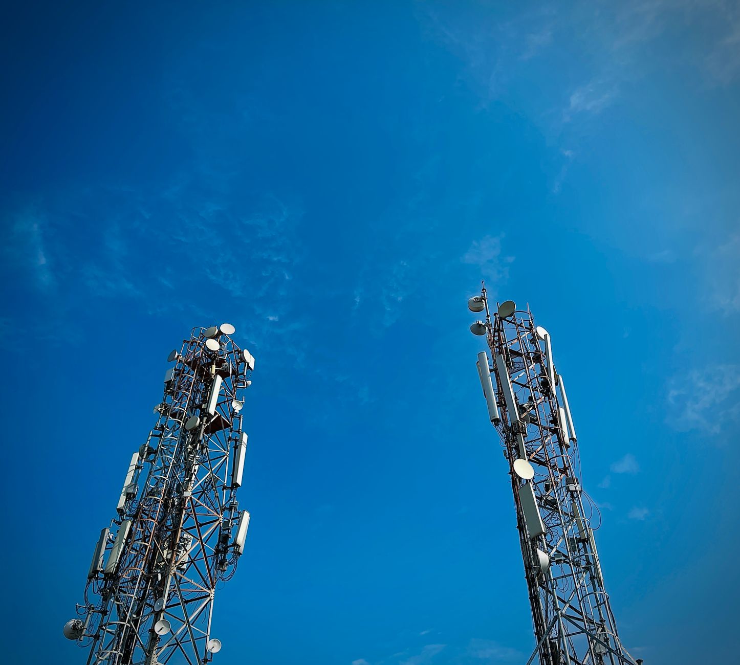 Mobile Signal Dead Zones – Reasons and Remedy ￼