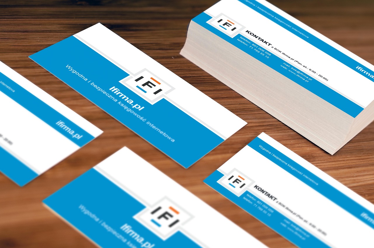 Are Paper Business Cards Still Relevant?