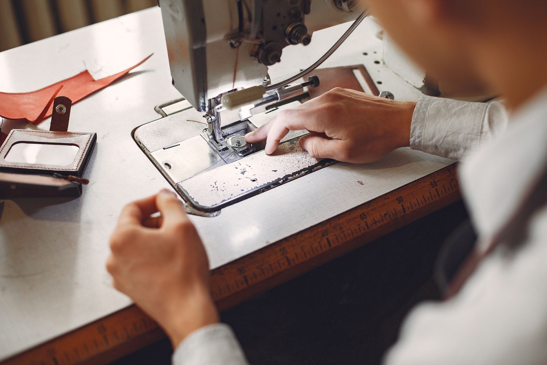 Using a CV maker to get a well-crafted professional CV