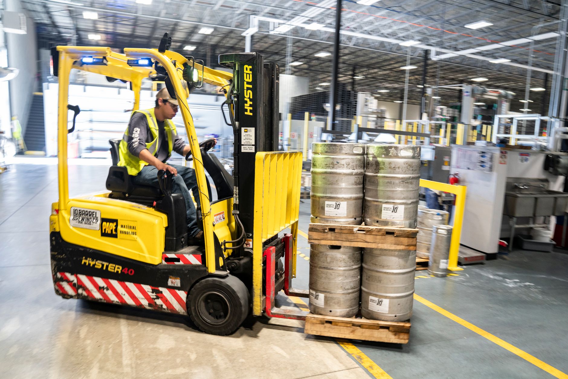 The Role of Scissor Lift Tables in Material Handling and Warehousing