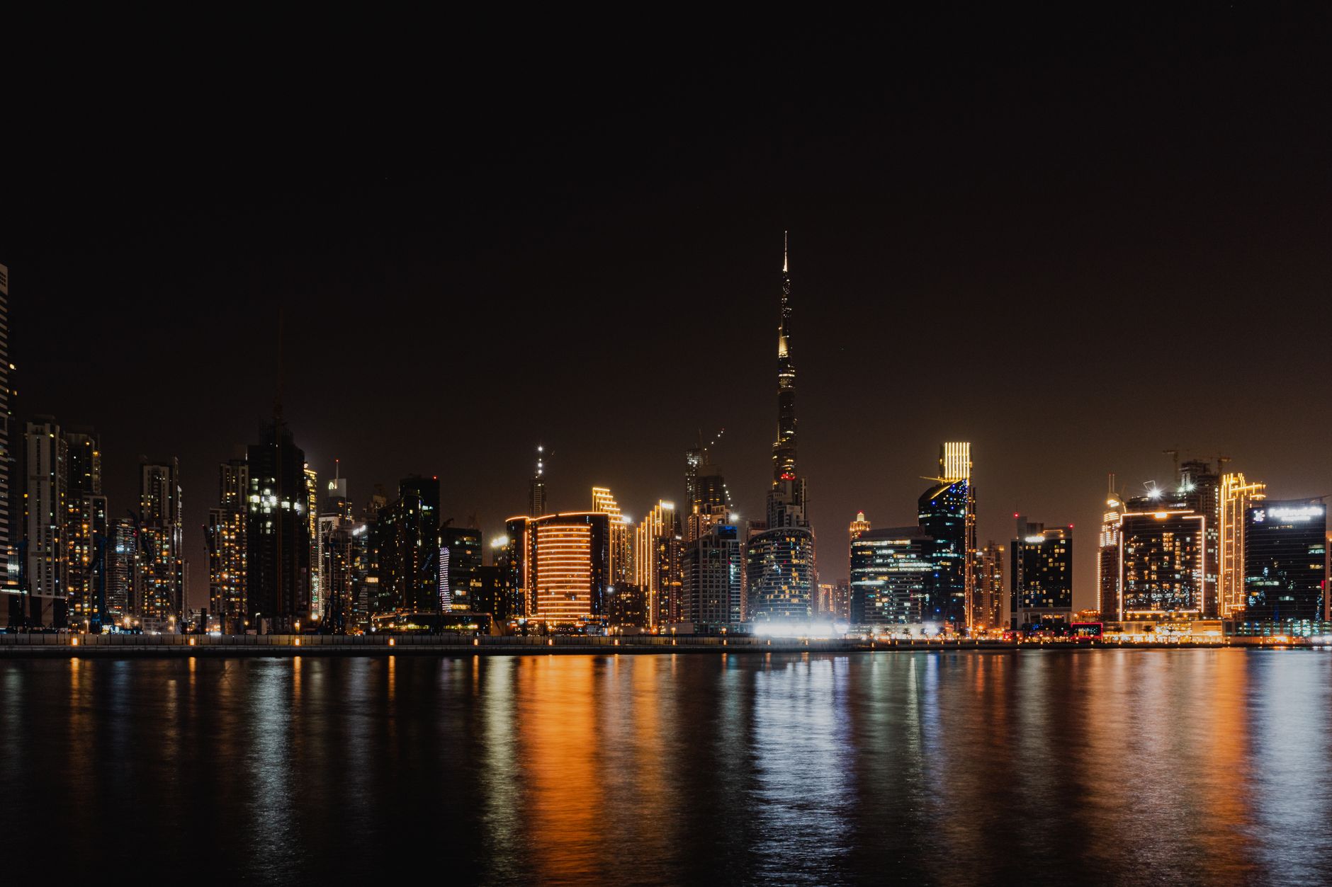 Dubai Info Hub Reaches 100000 Subscribers