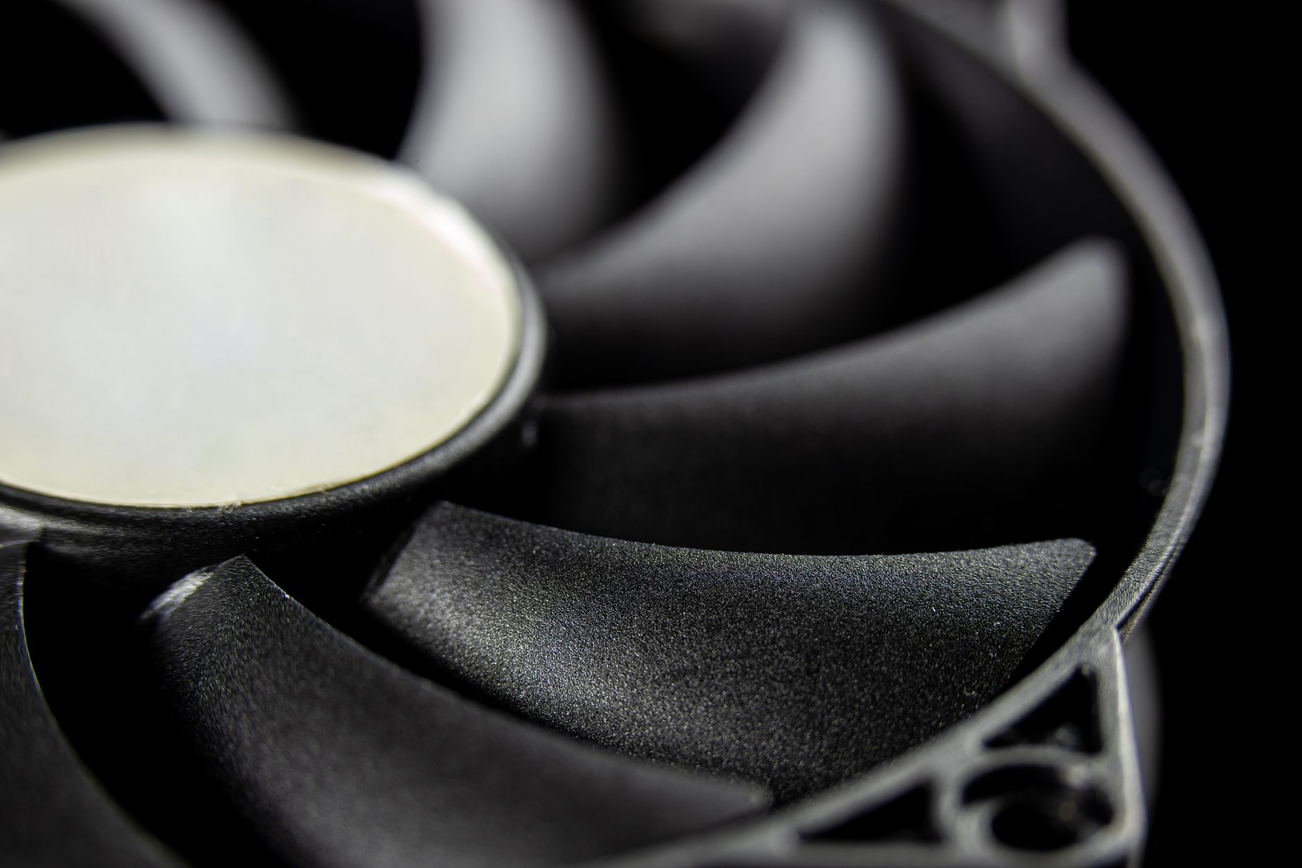 How Peltier Cooling Works in Thermoelectric Cooling