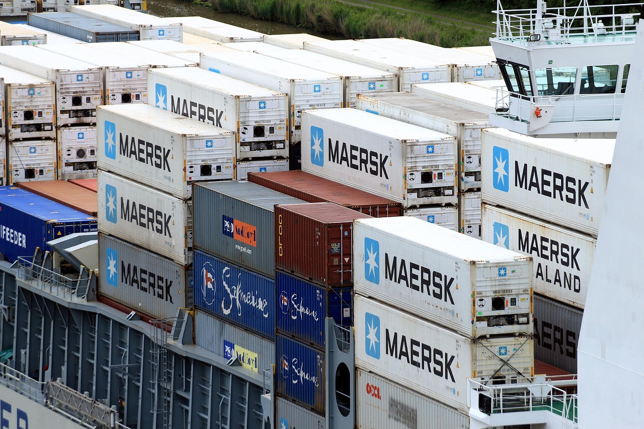 The environmental benefits of using used shipping containers