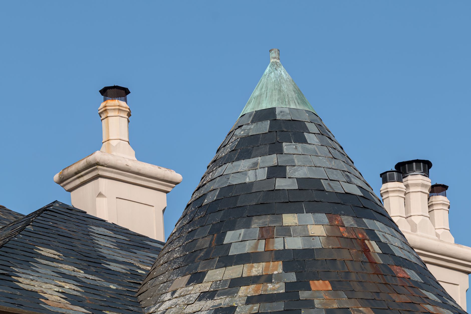 Keep Your Roof Spotless with Aaron’s Roof Cleaning in Leicester