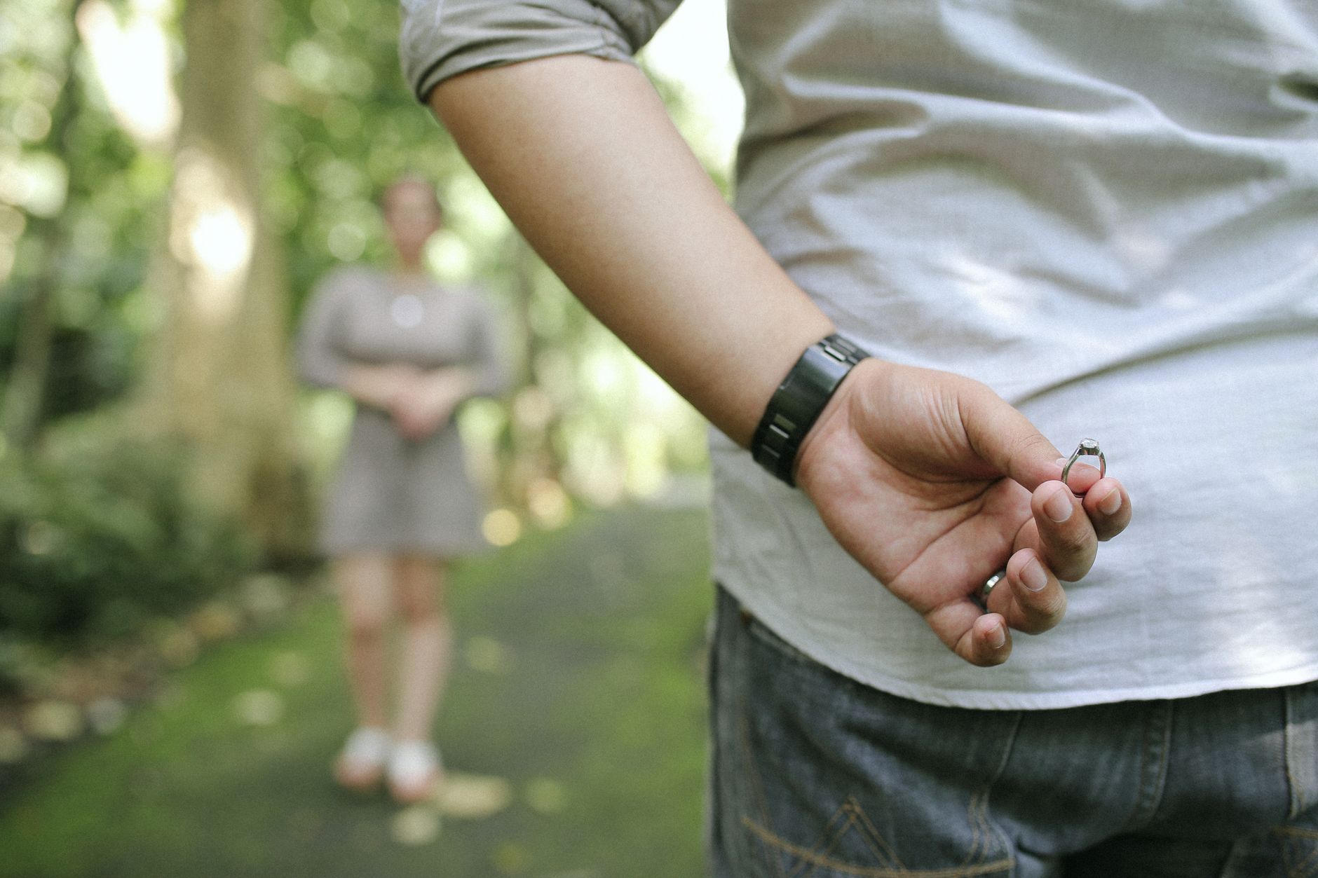 How to keep an engagement ring a surprise