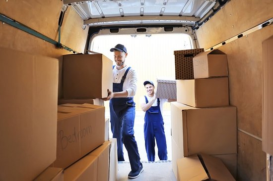 Looking for movers in NYC? Here is why local movers are the best choice for you!