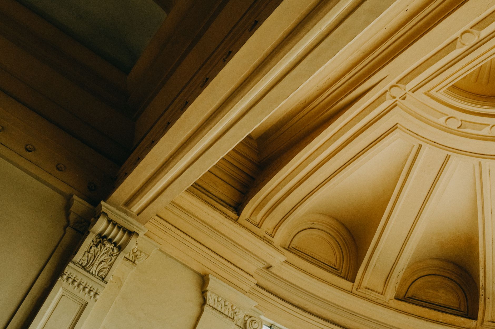 Mark Roemer Oakland Debates If Crown Molding Increases or Decreases the Value of Your Home