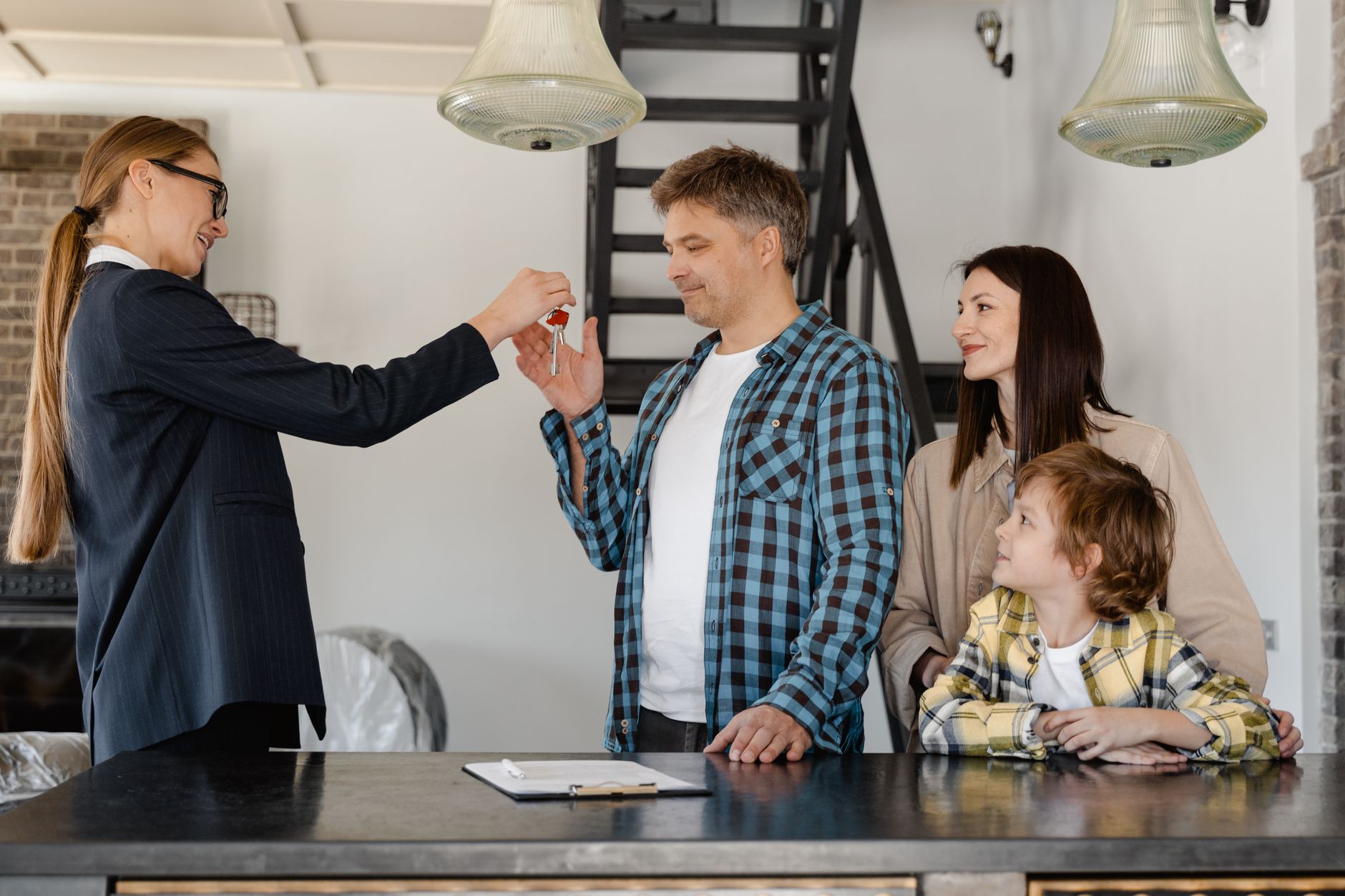 Forbrukslån: Purchasing a House as a Single Parent
