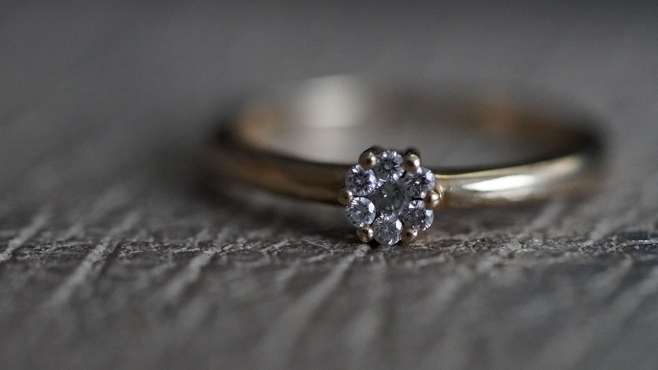 Insuring Your Sparkle: Protecting Your Lab Grown Engagement Ring in London