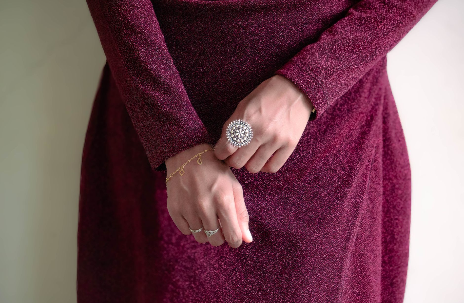 Modern Minimalism: Sleek and Chic Lab Grown Engagement Rings for London’s Fashionable Couples