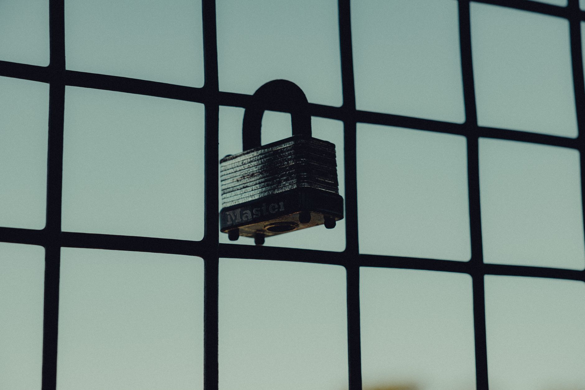 How to Choose Security Fencing