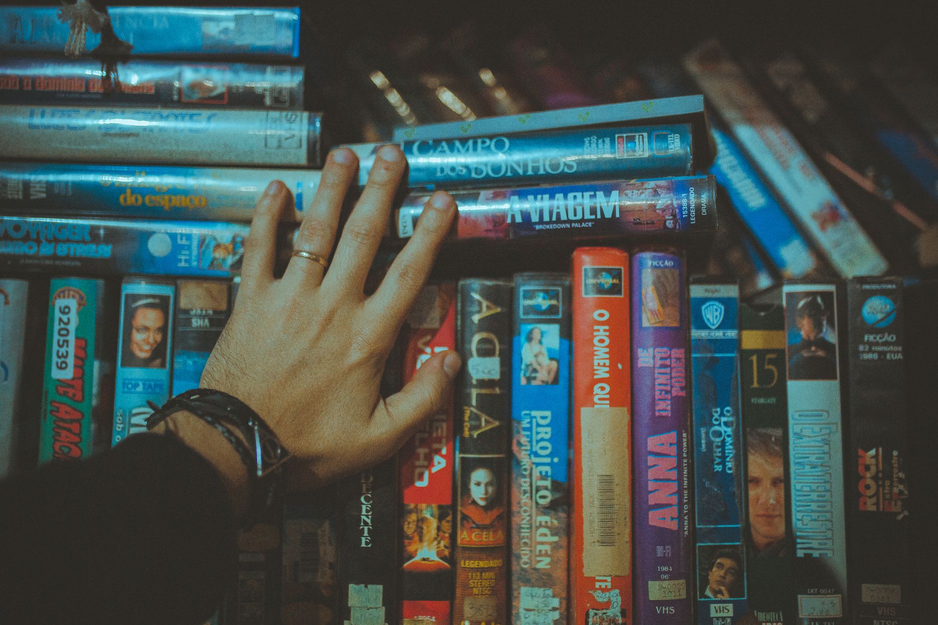 Difference Between Analog and Digital Media, What Are Your Choices?