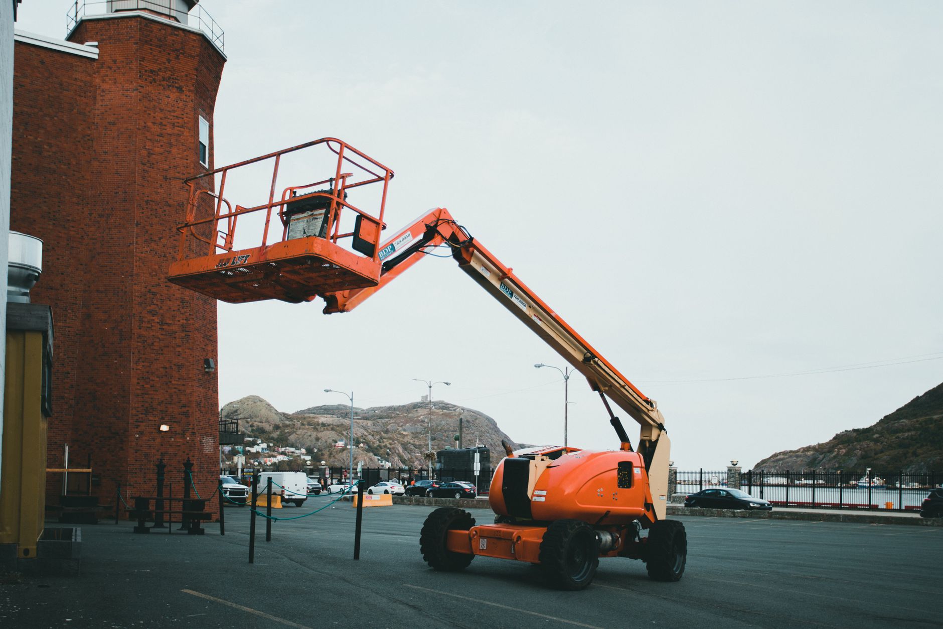 6 Things to Consider in Choosing the Right Construction Equipment Supplier