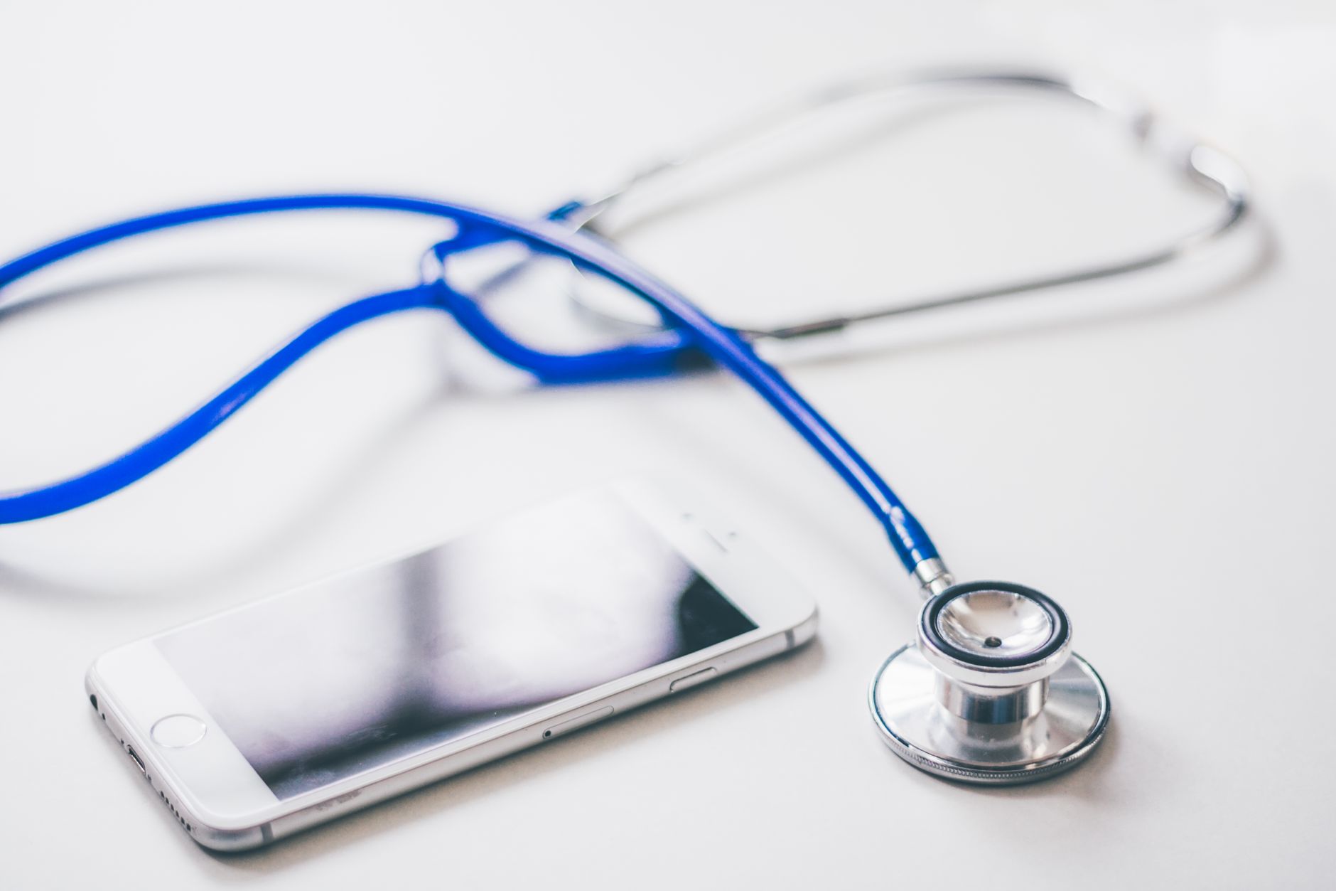 Technological Implications in Clinical Ethics: Insights from the International Conference on Clinical Ethics and Consultation