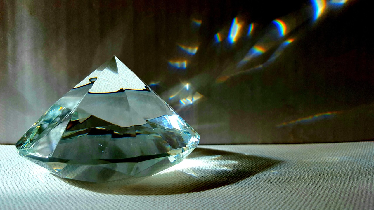 How Diamonds Are Cut