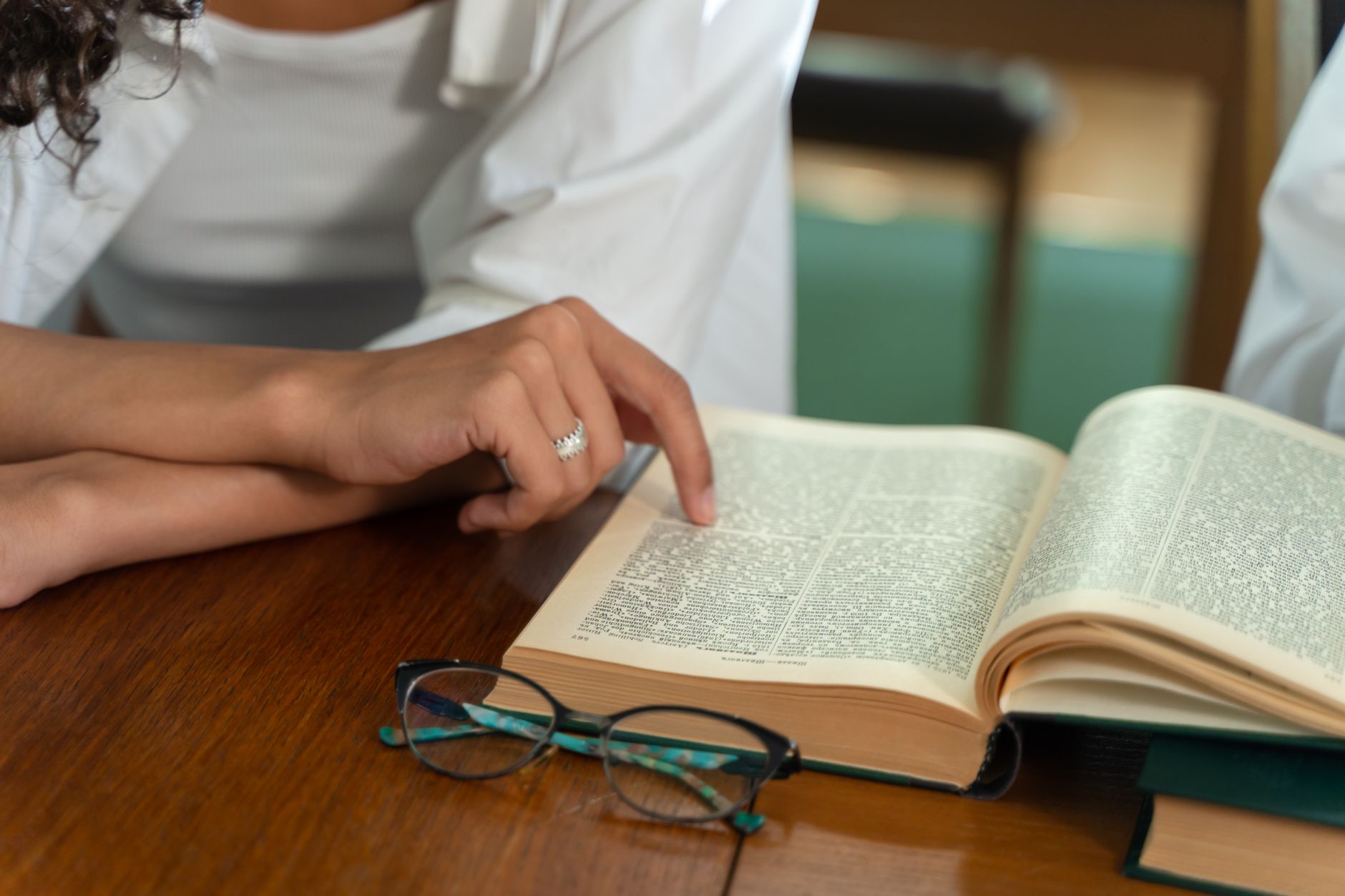 THE COMPREHENSIVE GUIDE FOR CHOOSING EDUCATIONAL LOANS FOR PARENTS